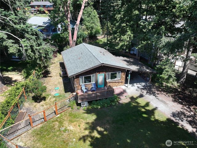 569 Otter Way, Freeland, WA 98249