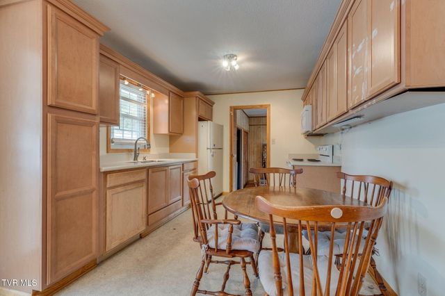 132 Cherrywood Lane, Bristol, TN 37620