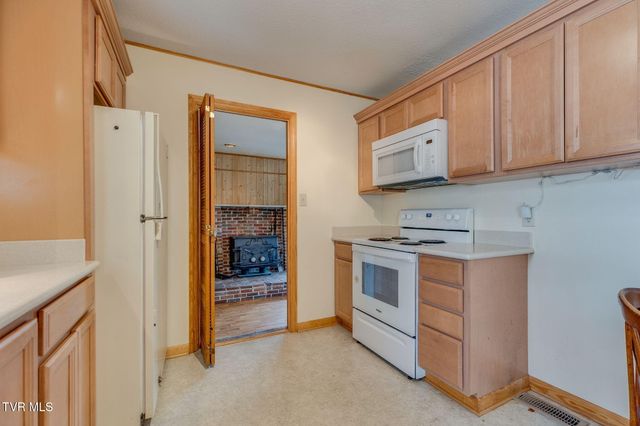 132 Cherrywood Lane, Bristol, TN 37620