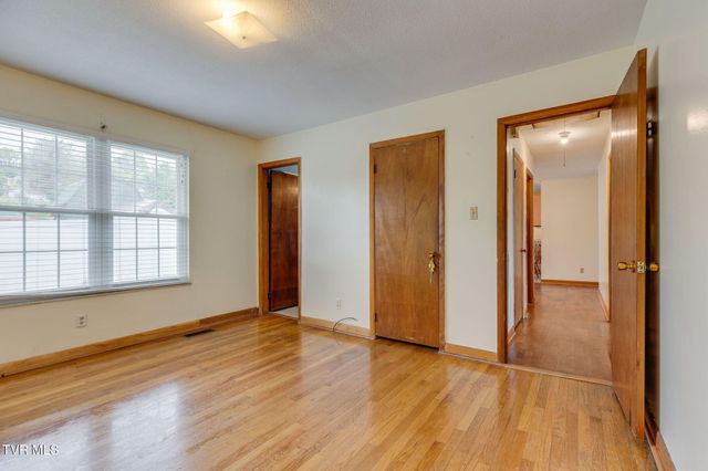 132 Cherrywood Lane, Bristol, TN 37620