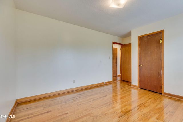 132 Cherrywood Lane, Bristol, TN 37620
