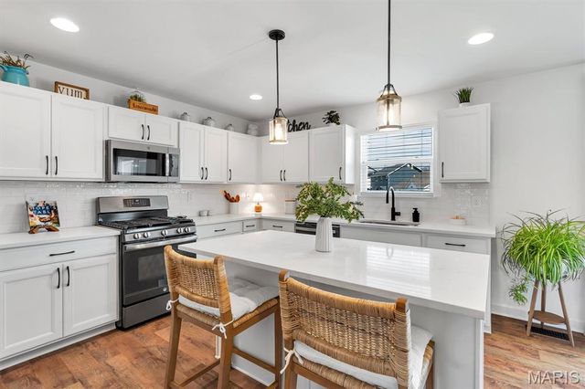 320 Race Horse Lane, Wentzville, MO 63385