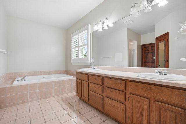 750 Adele Dr, North Huntingdon, PA 15642
