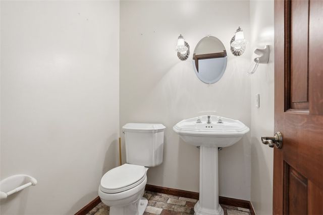 750 Adele Dr, North Huntingdon, PA 15642