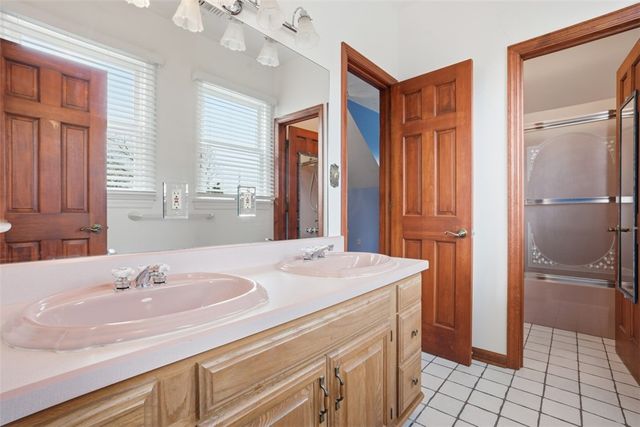 750 Adele Dr, North Huntingdon, PA 15642