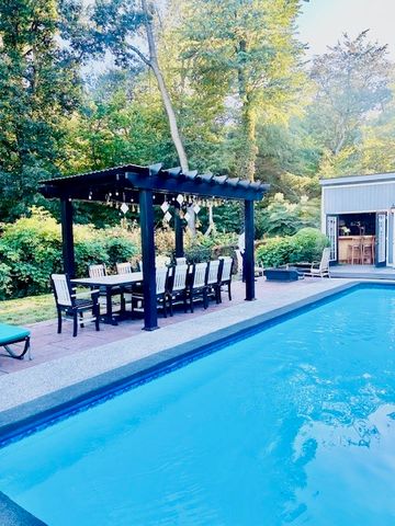 750 Adele Dr, North Huntingdon, PA 15642