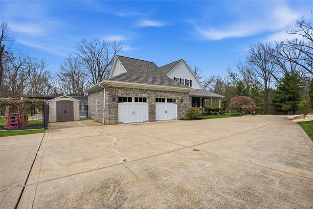 750 Adele Dr, North Huntingdon, PA 15642