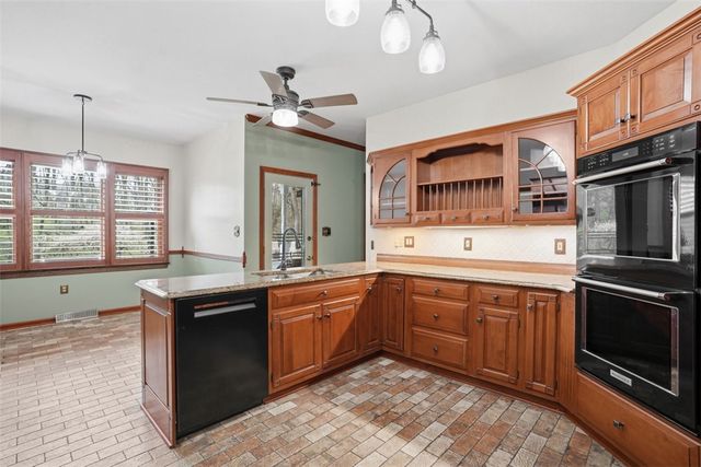750 Adele Dr, North Huntingdon, PA 15642
