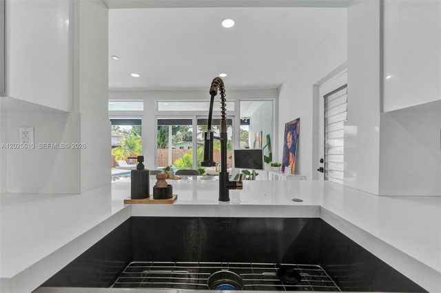1446 Scott St, Hollywood, FL 33020
