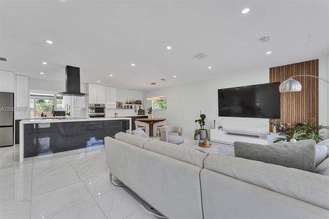 1446 Scott St, Hollywood, FL 33020