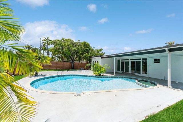 1446 Scott St, Hollywood, FL 33020