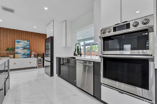 1446 Scott St, Hollywood, FL 33020