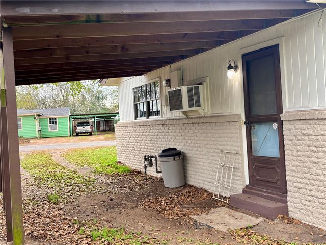 504 E Bell Avenue, Crockett, TX 75835