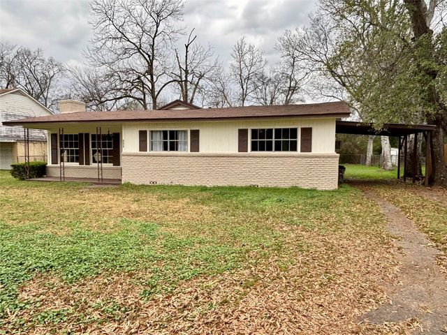 504 E Bell Avenue, Crockett, TX 75835