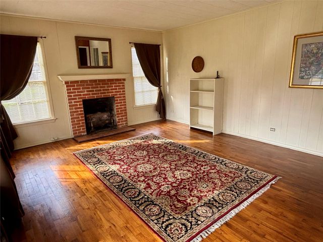 504 E Bell Avenue, Crockett, TX 75835