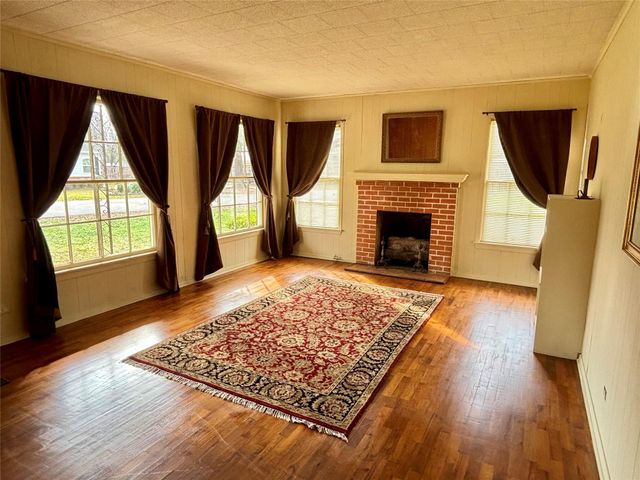 504 E Bell Avenue, Crockett, TX 75835