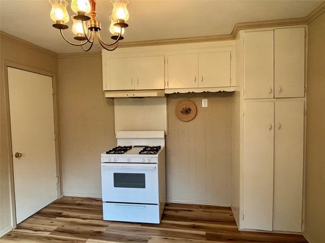 504 E Bell Avenue, Crockett, TX 75835