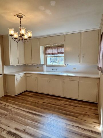 504 E Bell Avenue, Crockett, TX 75835