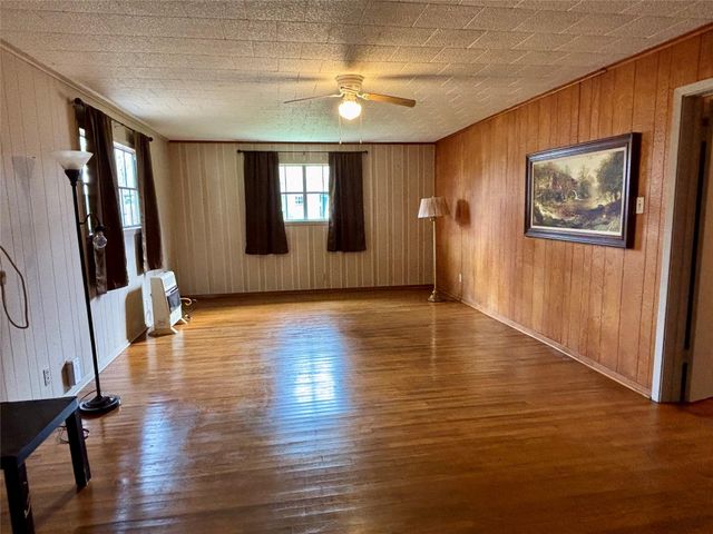 504 E Bell Avenue, Crockett, TX 75835