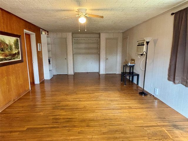 504 E Bell Avenue, Crockett, TX 75835