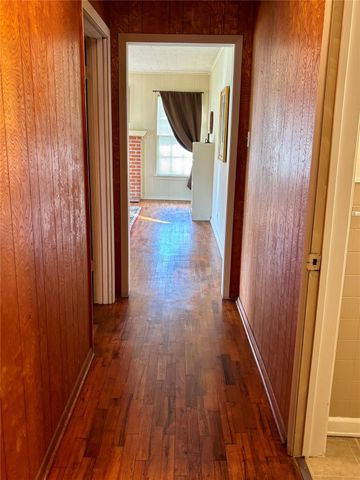 504 E Bell Avenue, Crockett, TX 75835