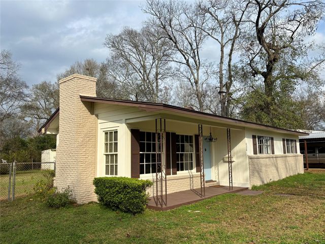 504 E Bell Avenue, Crockett, TX 75835