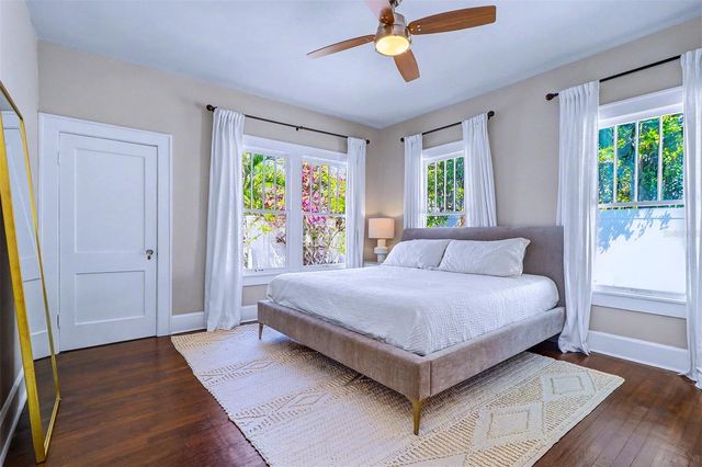 3218 7TH STREET N, St Petersburg, FL 33704