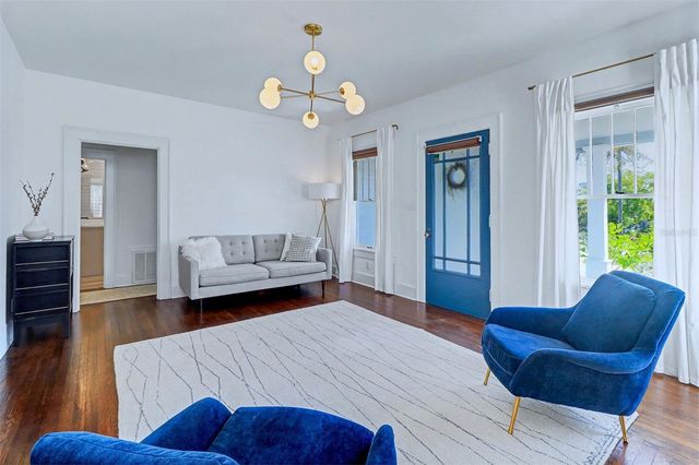 3218 7TH STREET N, St Petersburg, FL 33704