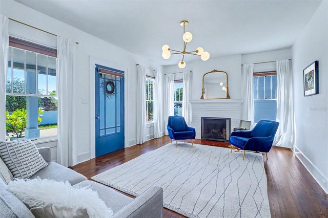 3218 7TH STREET N, St Petersburg, FL 33704