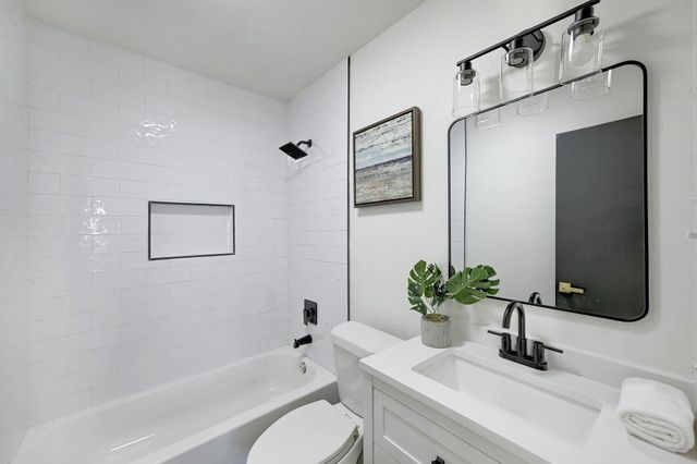 1306 Green Downs DR, Round Rock, TX 78664