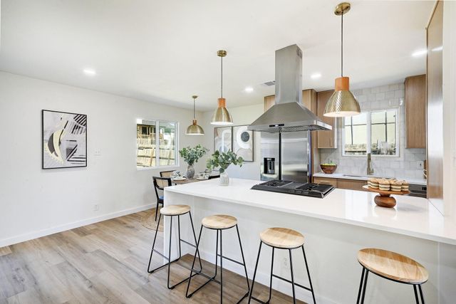 1306 Green Downs DR, Round Rock, TX 78664