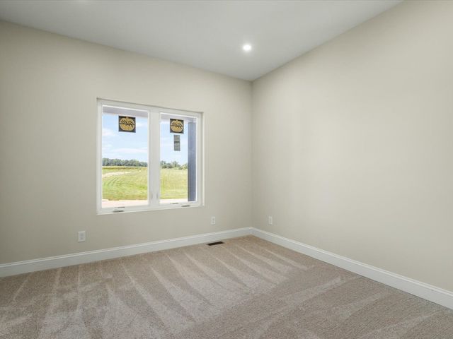 8531 Blue River Road, Rockford, IL 61107