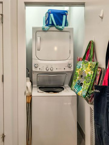 2924 W Medill Avenue 206, Chicago, IL 60647