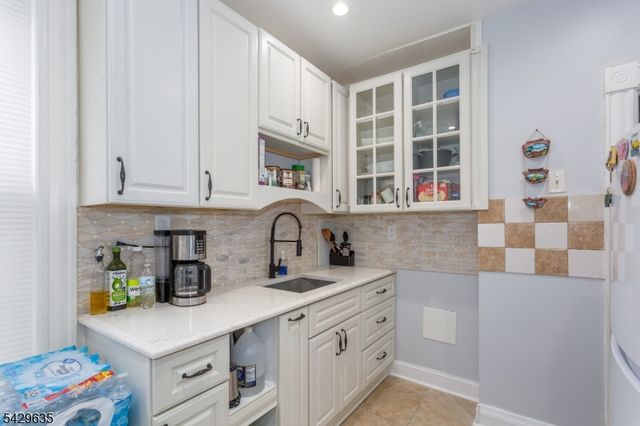 94 Summer St, Passaic City, NJ 07055