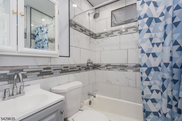 94 Summer St, Passaic City, NJ 07055