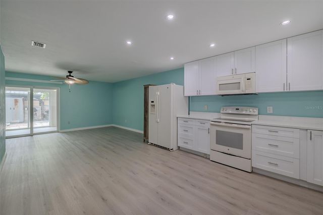 4008 OAK LIMB, Tampa, FL 33614