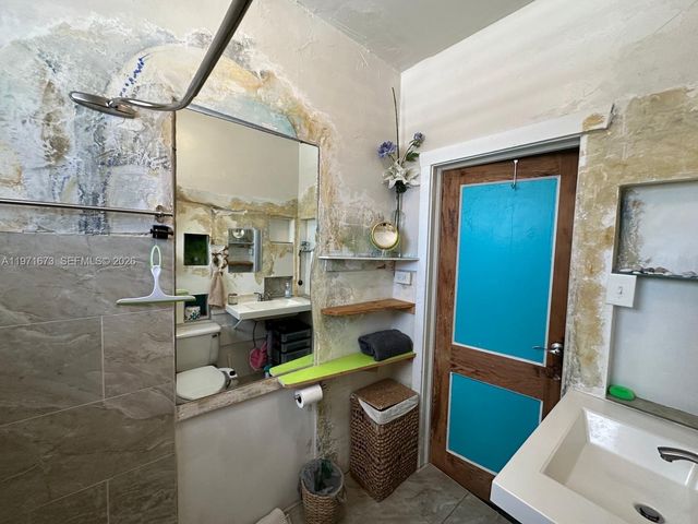 428 SW 9th St 15, Miami, FL 33130