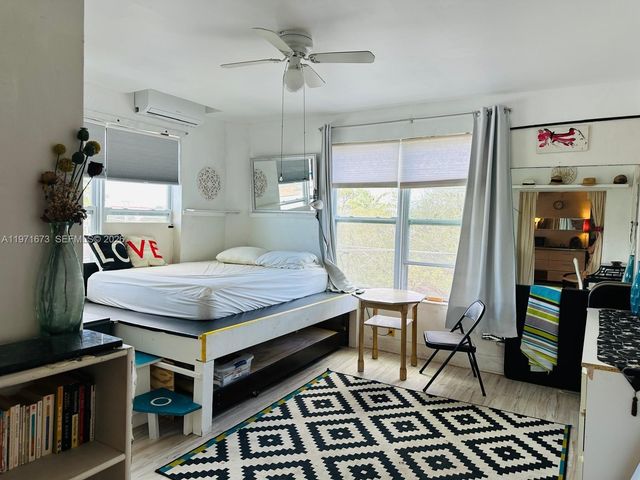 428 SW 9th St 15, Miami, FL 33130