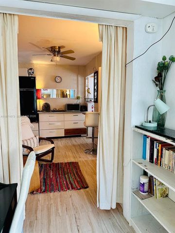 428 SW 9th St 15, Miami, FL 33130