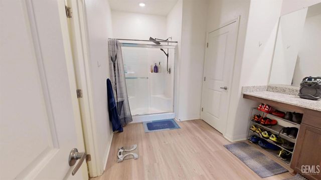 10217 Spanish Moss Drive, Bakersfield, CA 93306