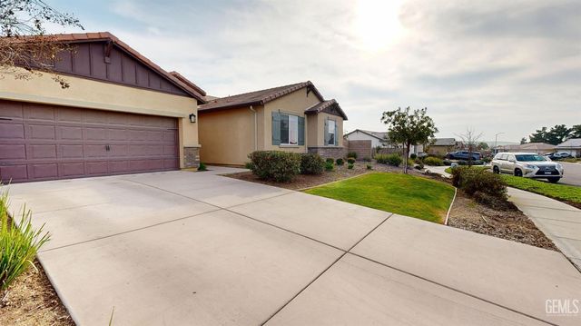 10217 Spanish Moss Drive, Bakersfield, CA 93306