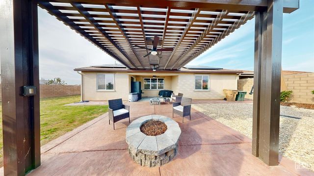 10217 Spanish Moss Drive, Bakersfield, CA 93306