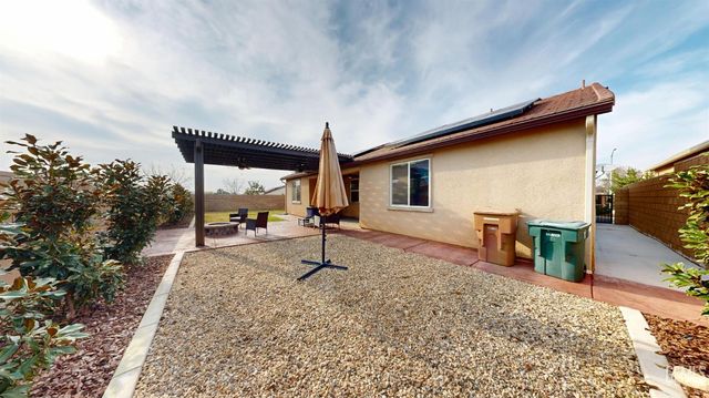 10217 Spanish Moss Drive, Bakersfield, CA 93306