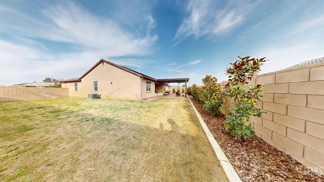 10217 Spanish Moss Drive, Bakersfield, CA 93306