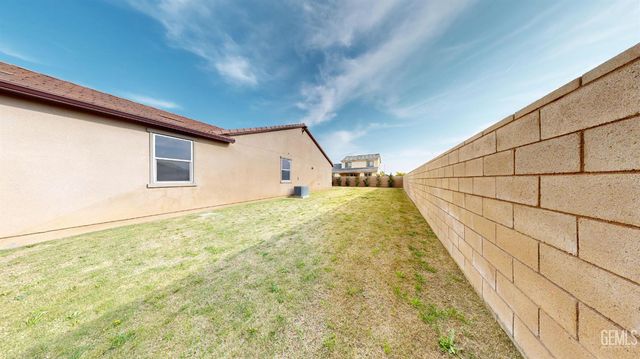 10217 Spanish Moss Drive, Bakersfield, CA 93306