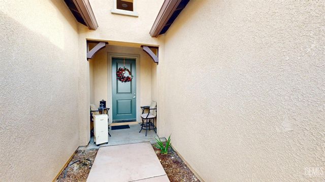 10217 Spanish Moss Drive, Bakersfield, CA 93306