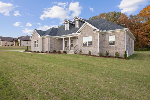 21 Hancock Branch Dr, Fayetteville, TN 37334