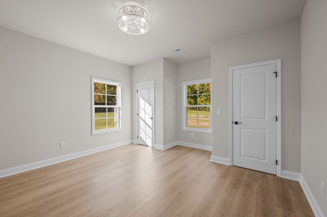 21 Hancock Branch Dr, Fayetteville, TN 37334