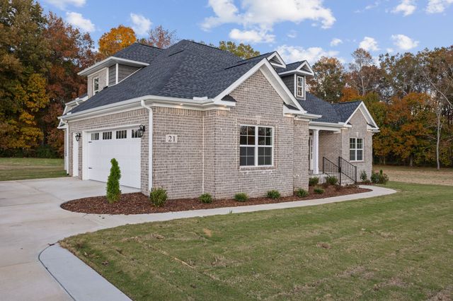 21 Hancock Branch Dr, Fayetteville, TN 37334