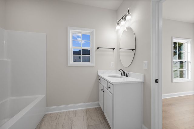 21 Hancock Branch Dr, Fayetteville, TN 37334